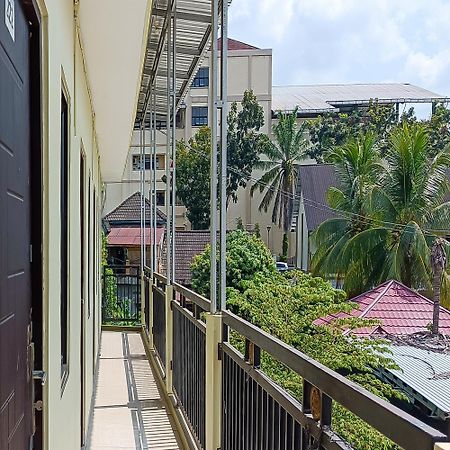 Urbanview Hotel Kharisma Banjarmasin Banjarmasin  Exteriör bild