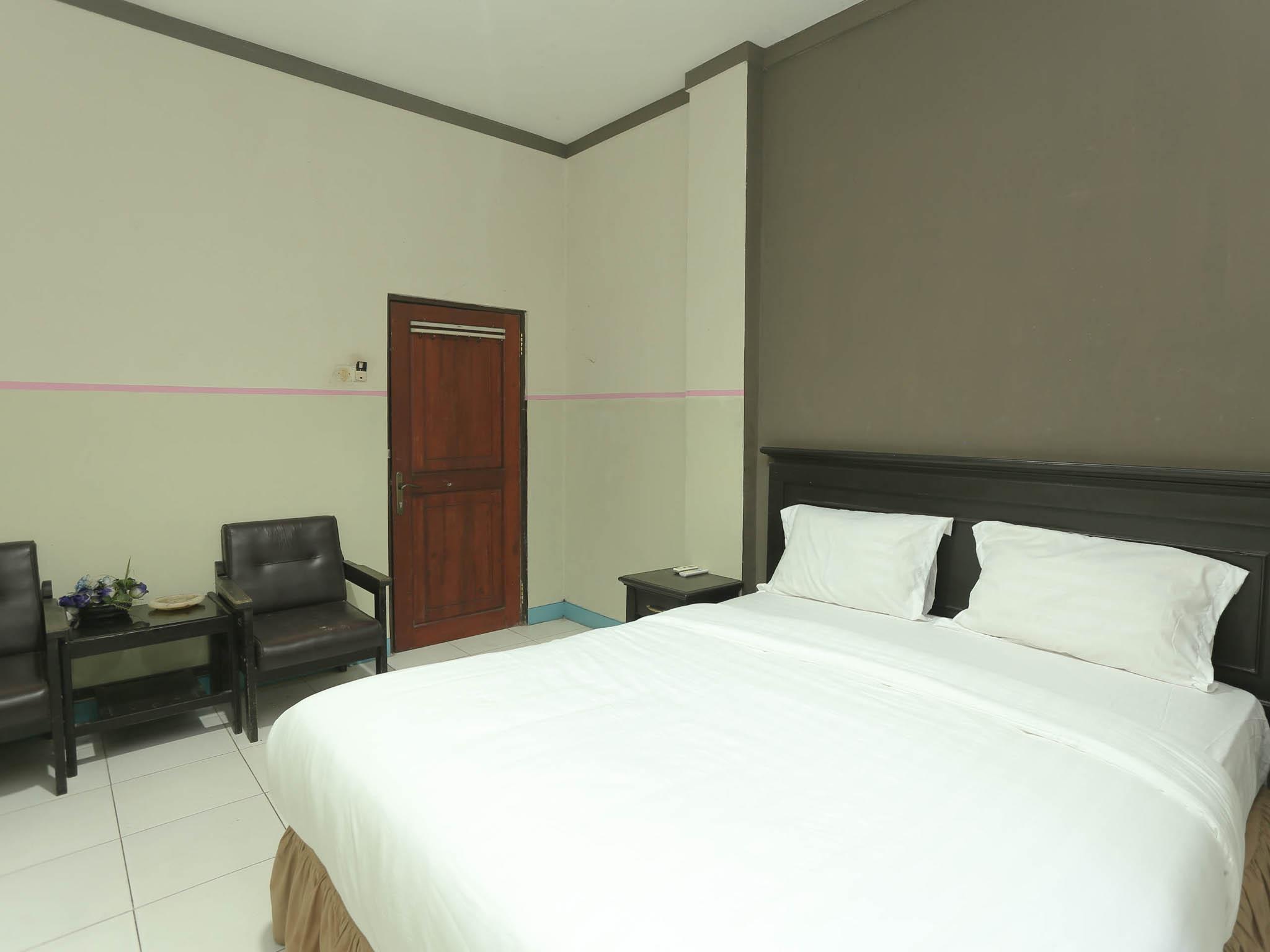 Urbanview Hotel Kharisma Banjarmasin Banjarmasin  Exteriör bild