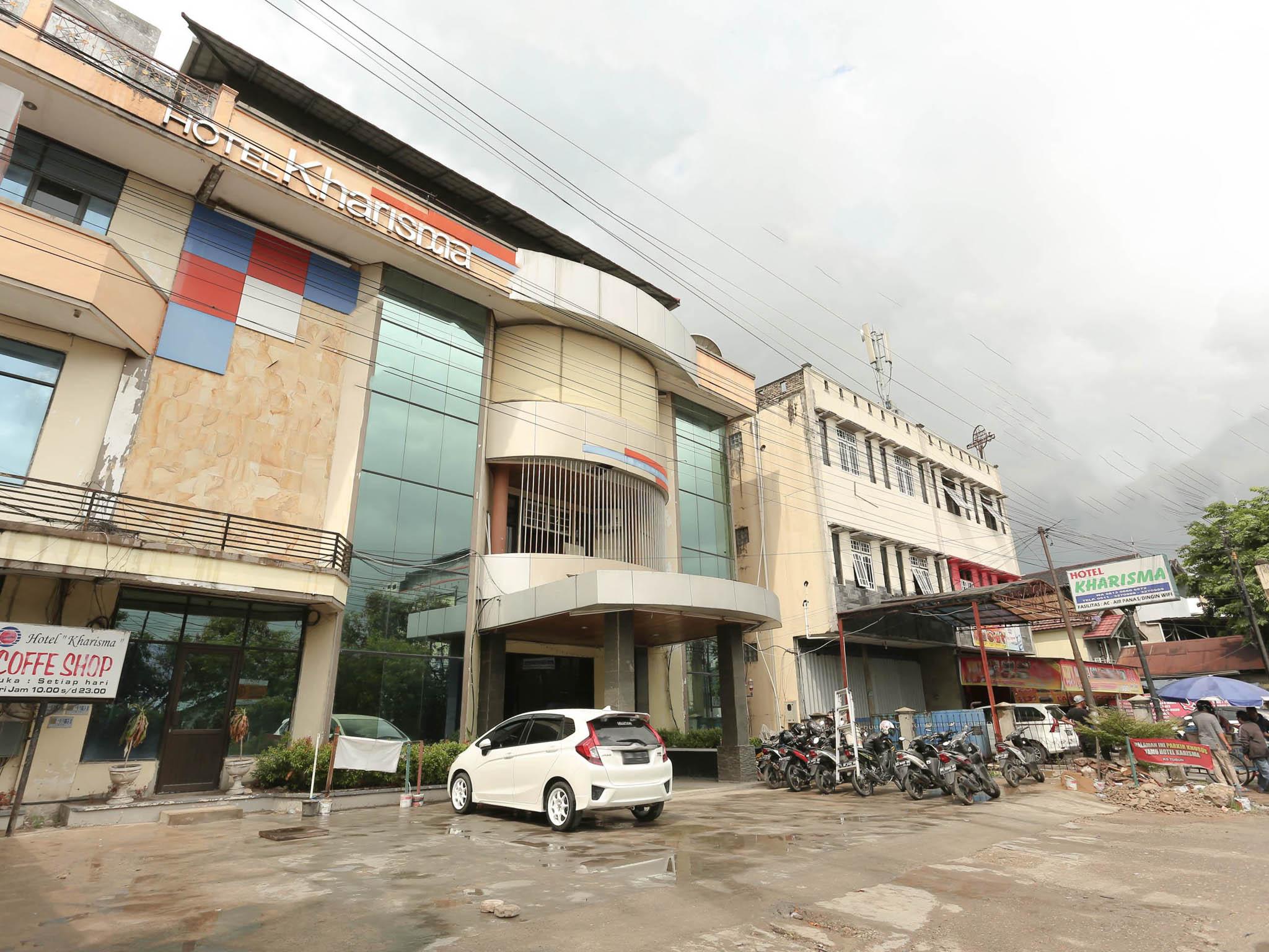 Urbanview Hotel Kharisma Banjarmasin Banjarmasin  Exteriör bild