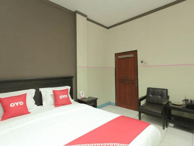 Urbanview Hotel Kharisma Banjarmasin Banjarmasin  Exteriör bild