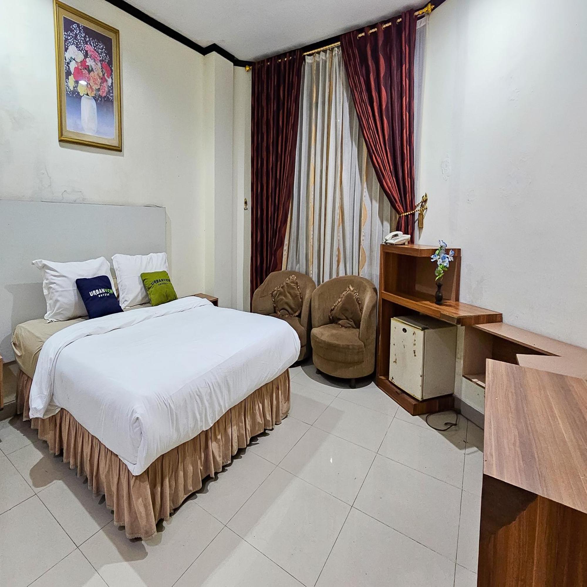 Urbanview Hotel Kharisma Banjarmasin Banjarmasin  Exteriör bild