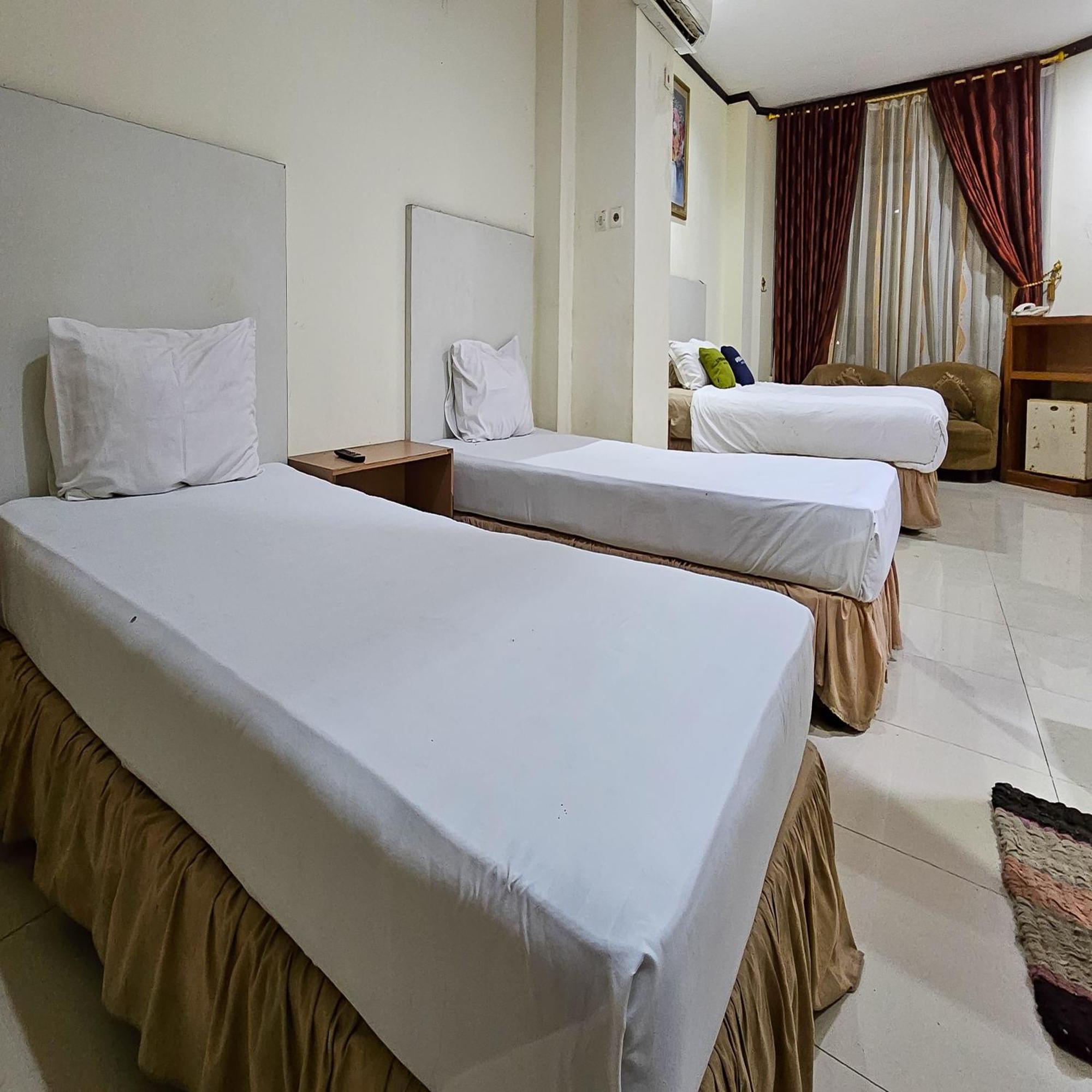 Urbanview Hotel Kharisma Banjarmasin Banjarmasin  Exteriör bild