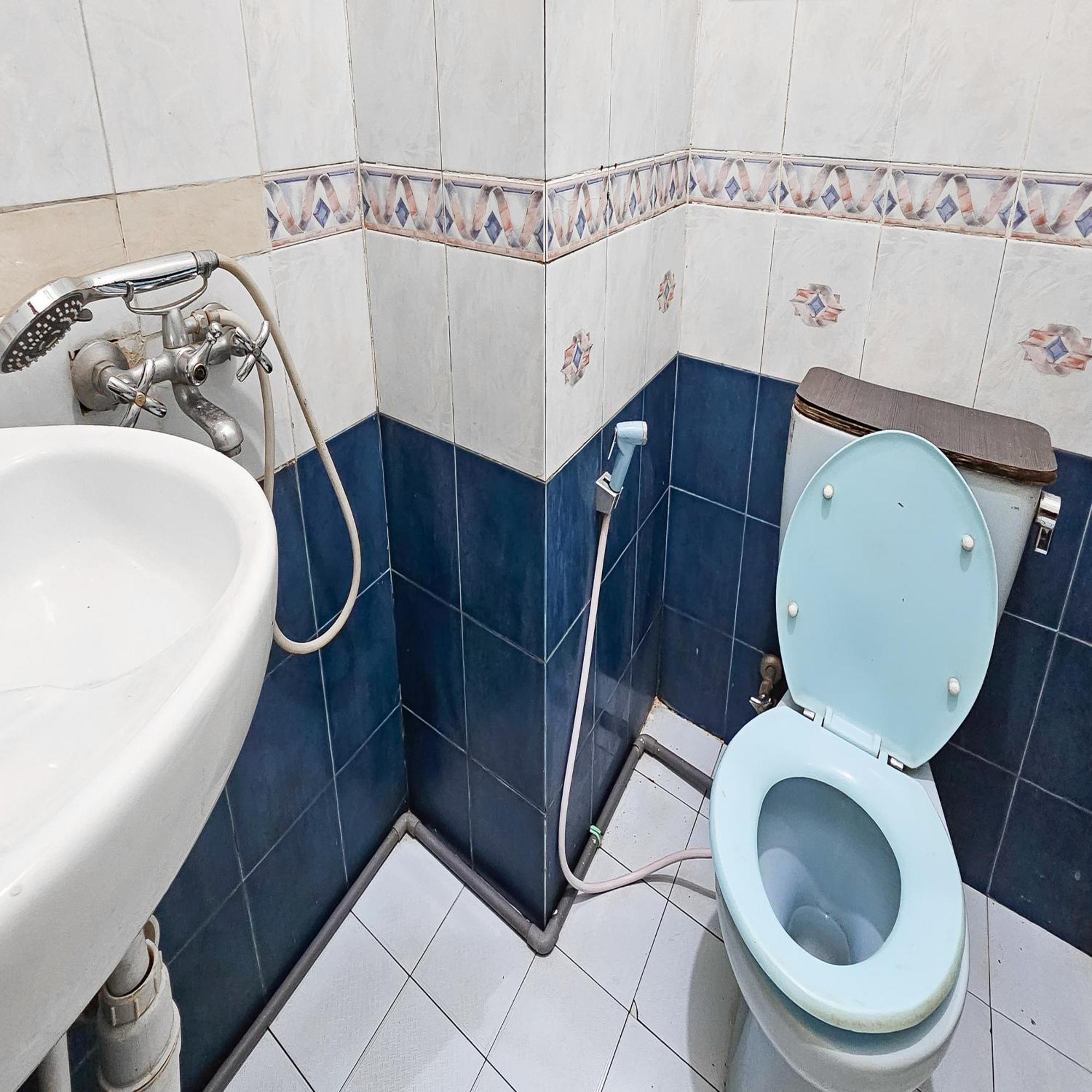Urbanview Hotel Kharisma Banjarmasin Banjarmasin  Exteriör bild